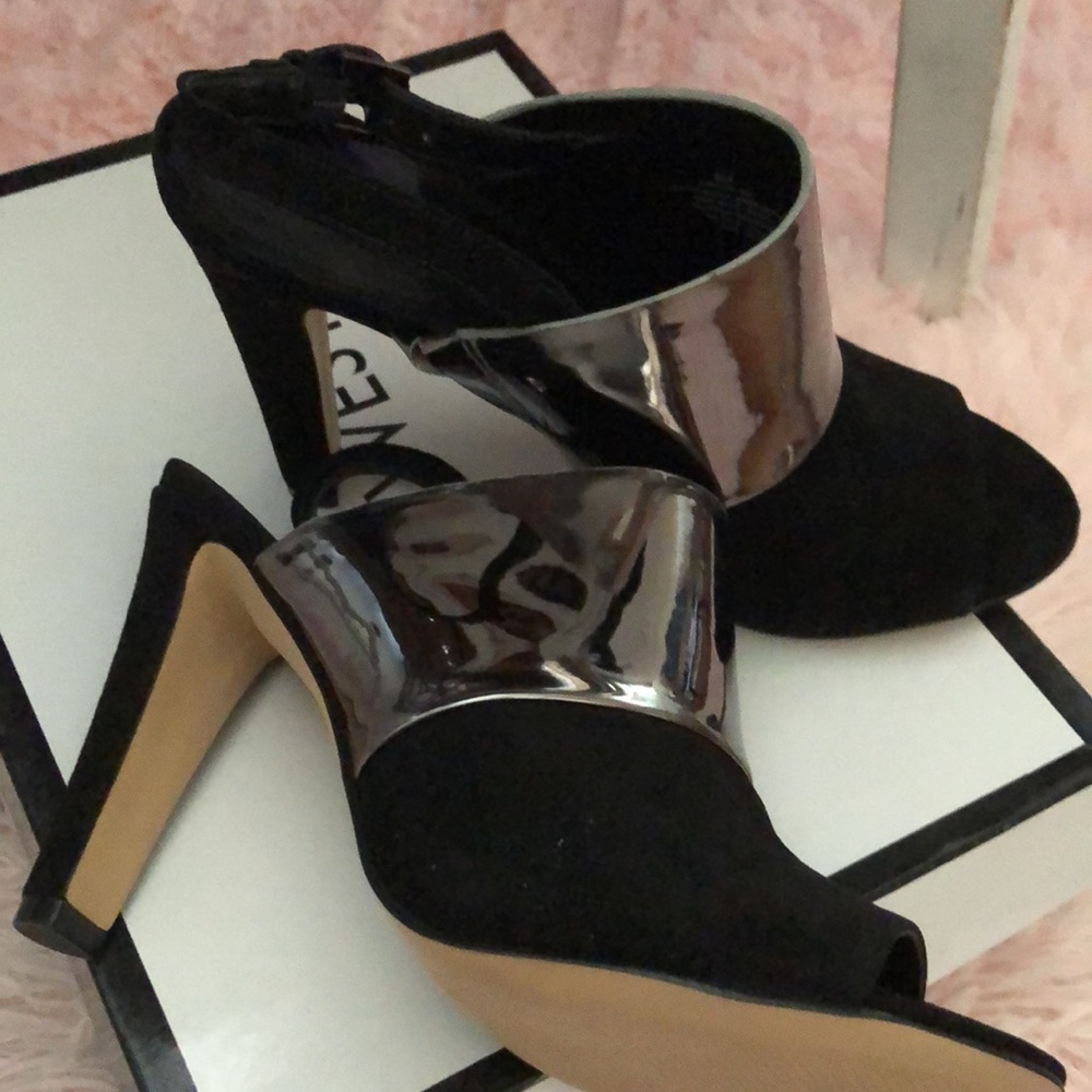 Nine West - Picture 2 of 4